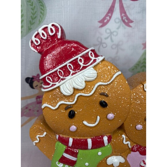 Christmas gingerbread family - Picture 2 of 6